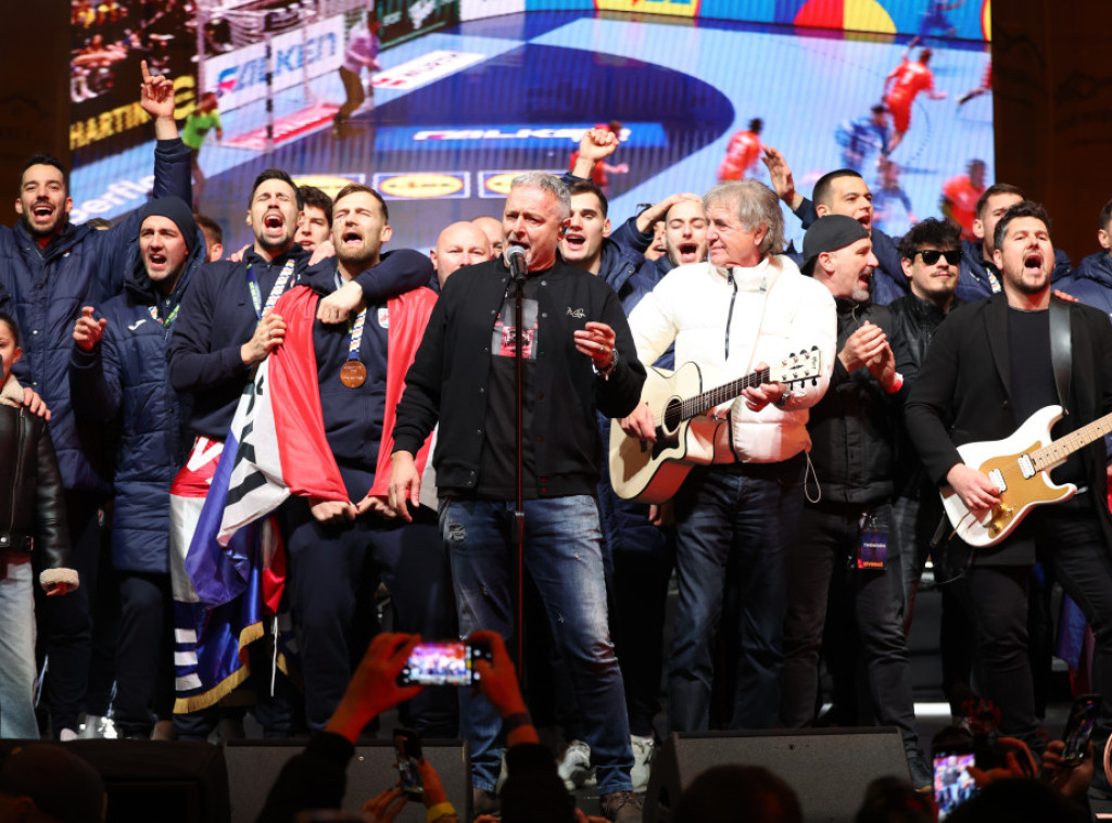 Protestna antifašistička akcija za vreme Tompsonovog nastupa u Zagrebu