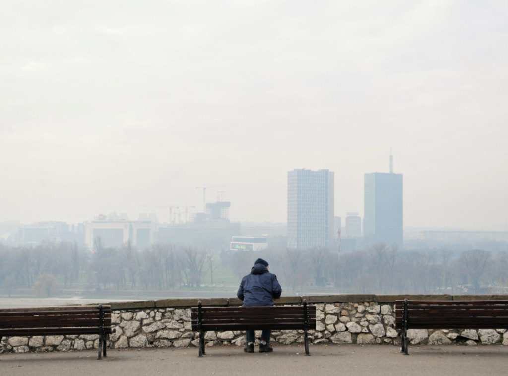Nakon hladnog jutra, promenljivo ali toplije vreme, uveče naoblačenje
