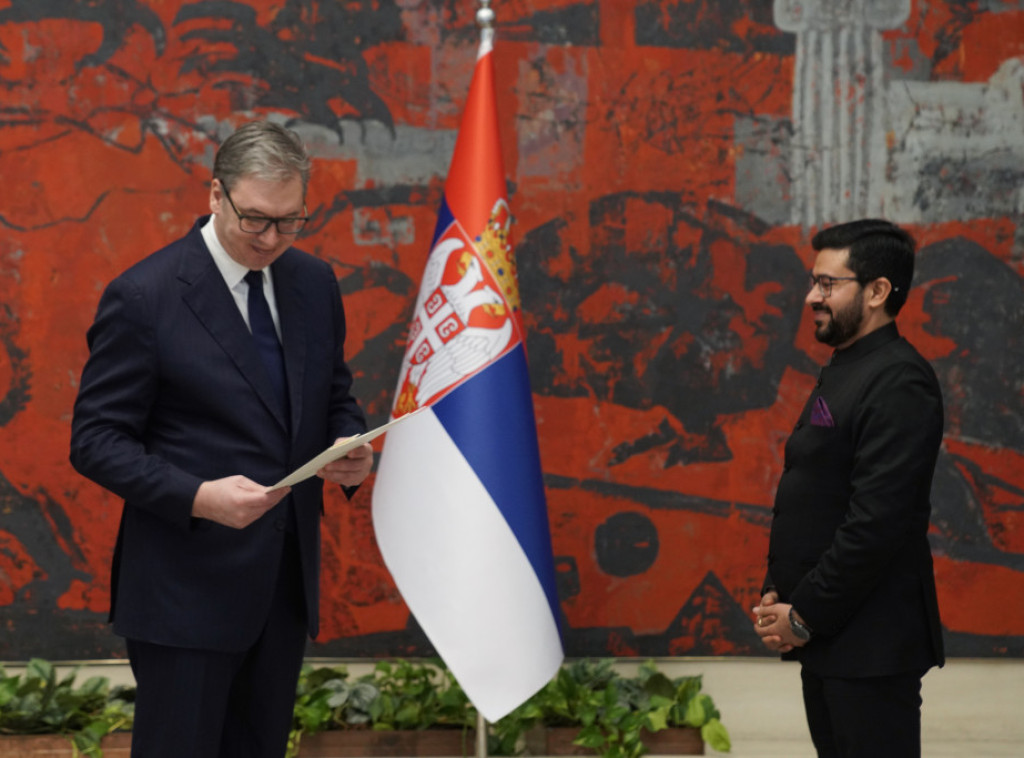 Predsednik Vučić primio akreditivno pismo ambasadora Indije