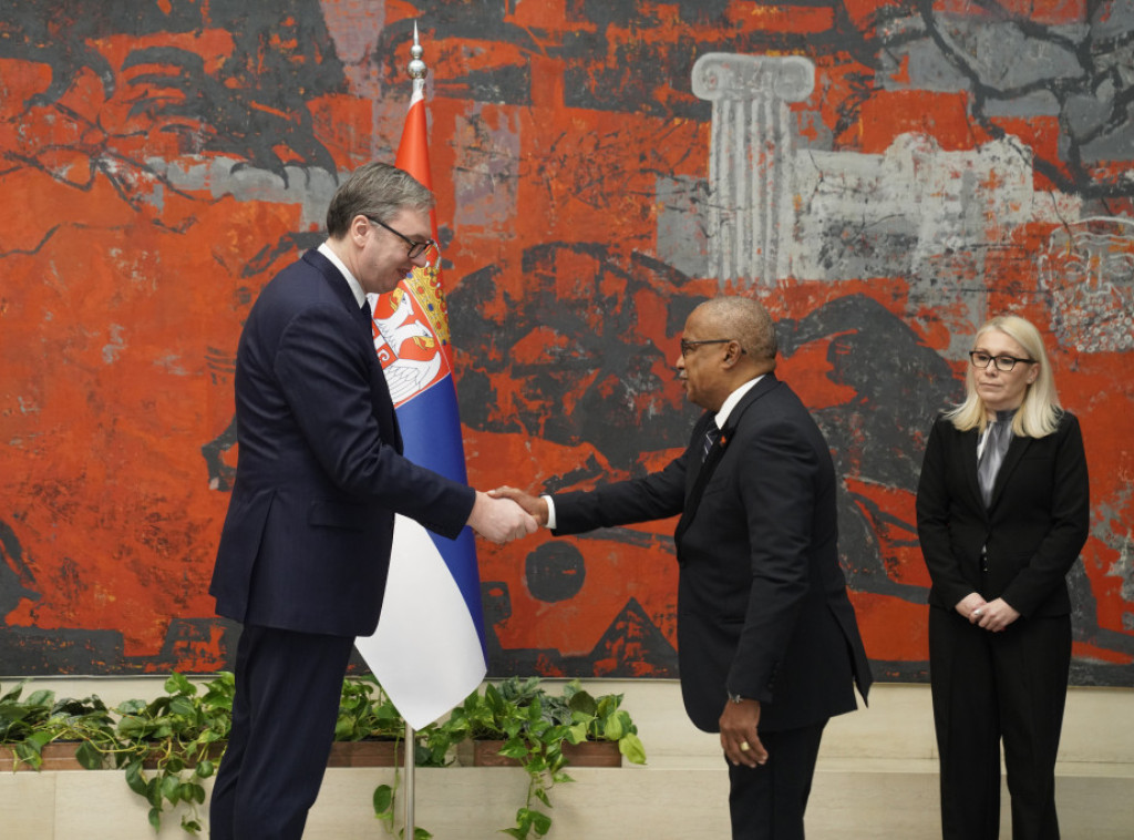 Predsednik Vučić primio akreditivno pismo novoimenovanog ambasadora Angole