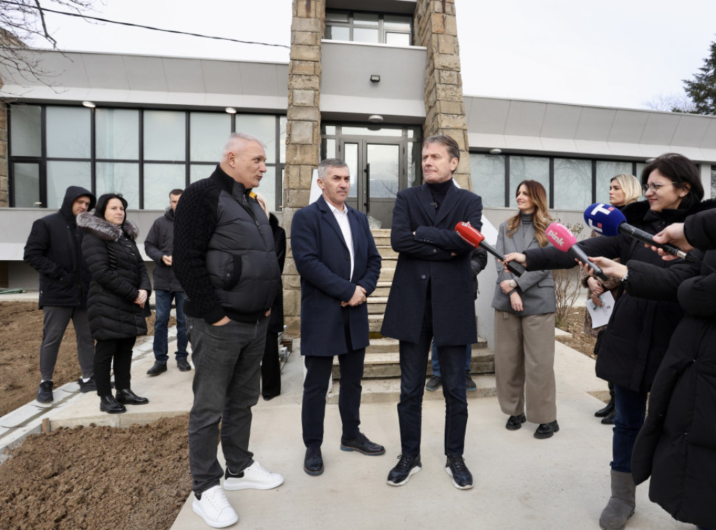 Darko Glišić: Radi se na 27 škola u Srbiji, najmoderniji objekti i za decu u manjim sredinama