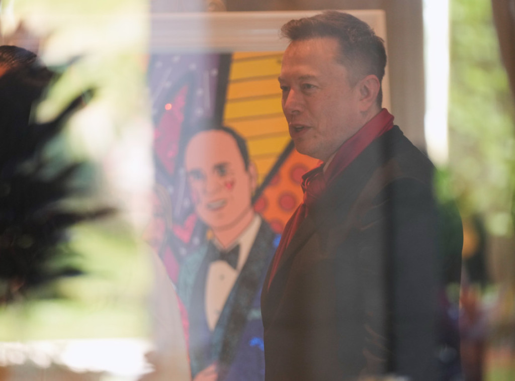 Ilon Mask postao prvi čovek u istoriji sa bogatstvom većim od 800 milijardi dolara