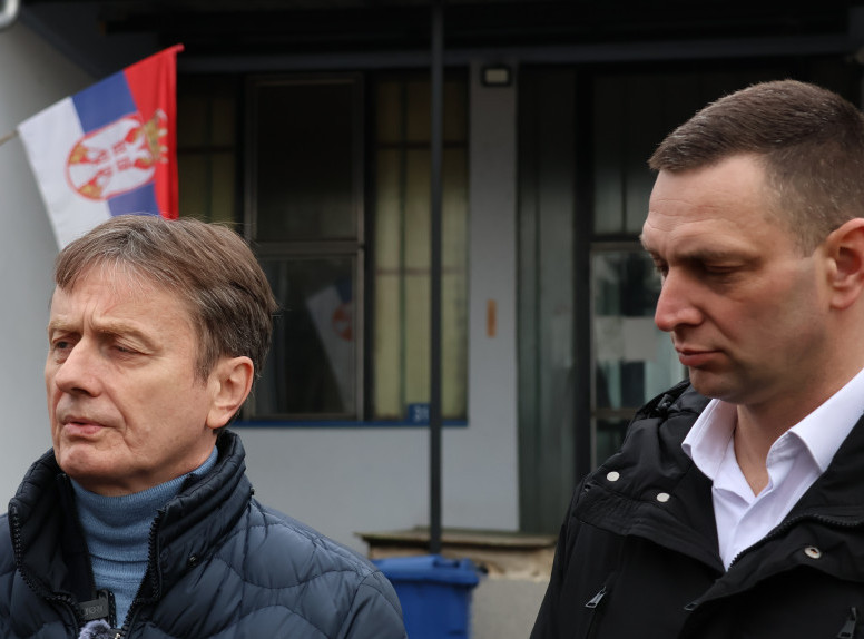 Ministar Glišić obišao radove na rekonstrukciji vodovodne mreže u opštini Kosjerić