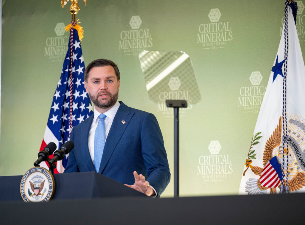 CBS: Tramp formira novu radnu grupu za borbu protiv prevara, Vens na njenom čelu