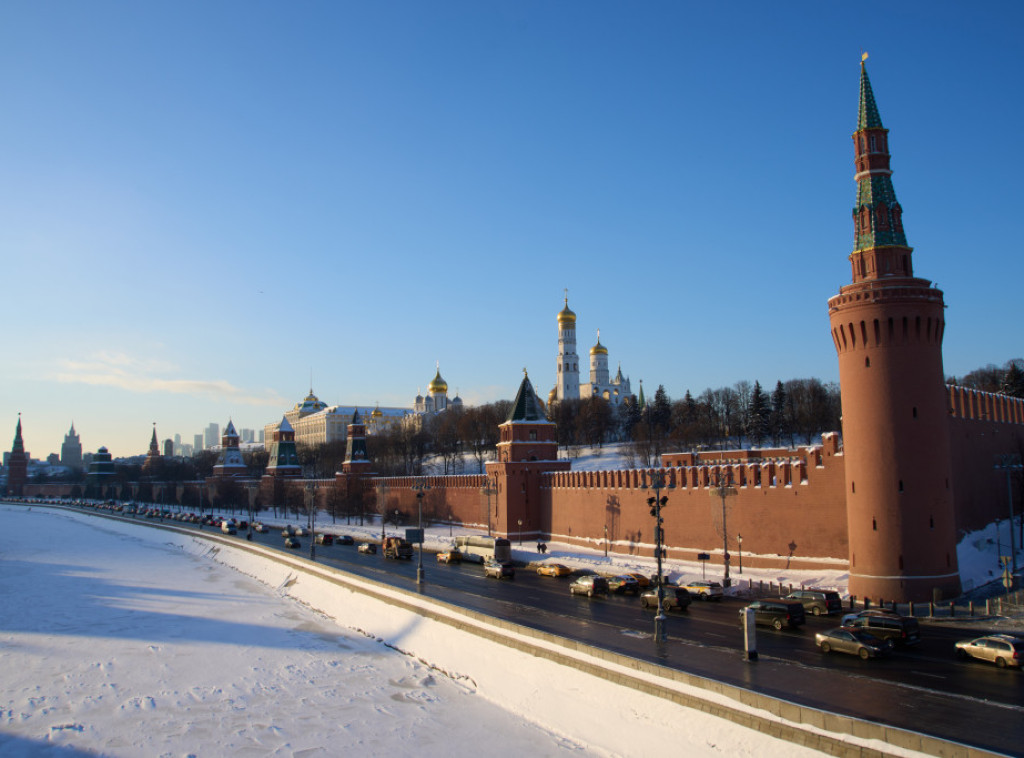 Tajms: Firma bliska Kremlju razvija bio-dronove ugradnjom čipa u mozak ptica