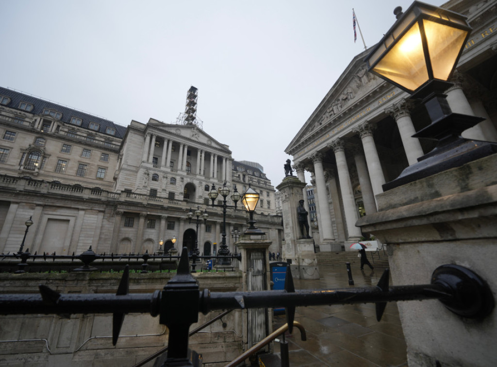 Banka Engleske tesnom većinom zadržala referentnu kamatnu stopu na 3,75 odsto