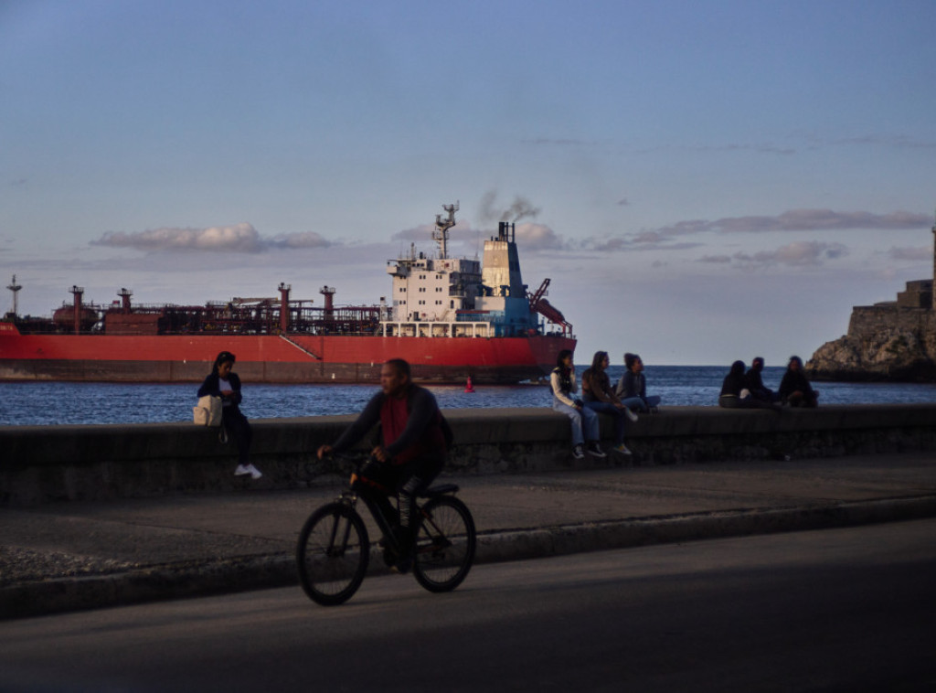 Tanker koji je prevozio gorivo iz Venecuele na Kubu utovario 150.000 barela benzina