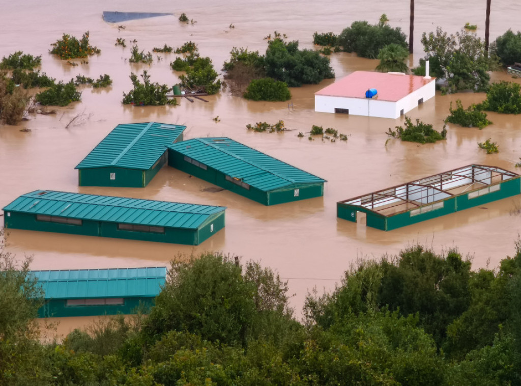 Oko 7.000 ljudi evakuisano u Andaluziji zbog oluje Leonardo