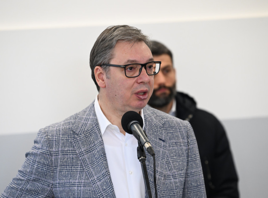 Vučić: Gradiće se auto-put od Malog Požarevca do Mladenovca; moramo da ulažemo više novca u održavanje objekata