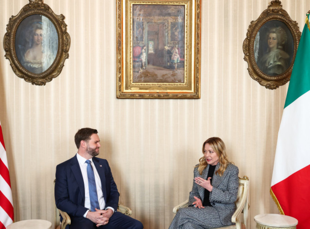 Đorđa Meloni sa Džej Di Vensom u Milanu uoči otvaranja Zimskih olimpijskih igara