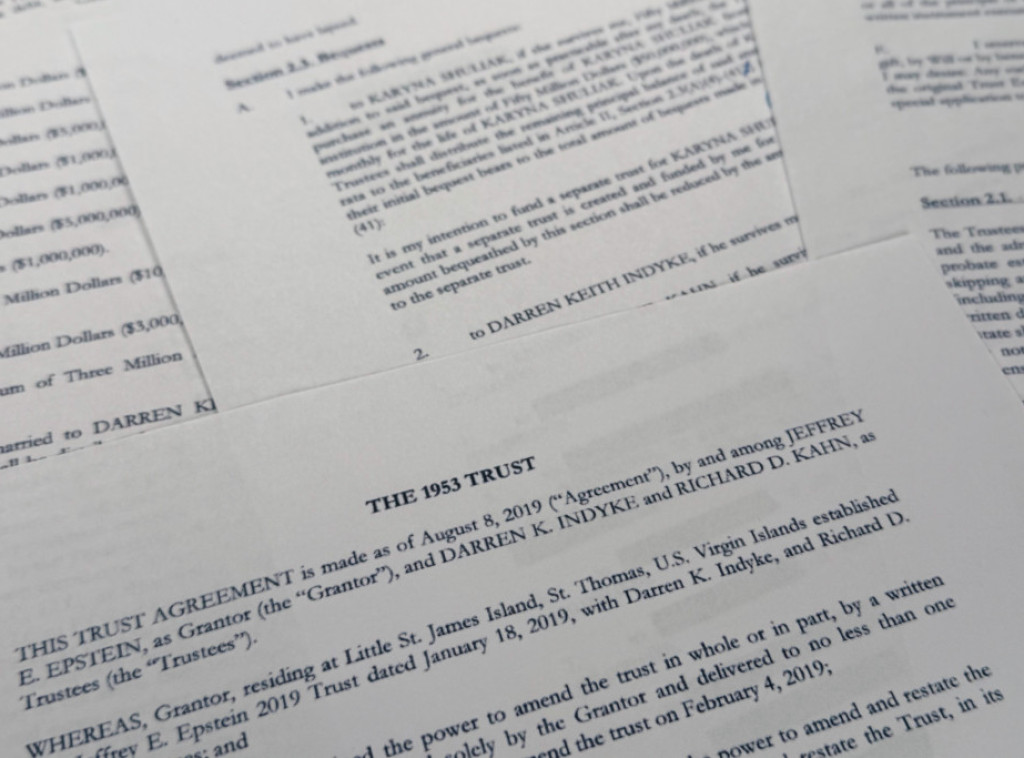 Sekretar mornarice Džon Felan naveden kao putnik u Epstinovom privatnom avionu 2006.