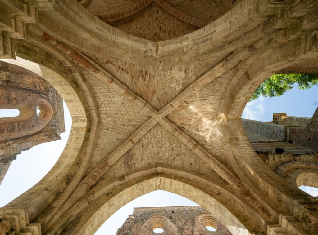 Četvoro dece poginulo, dvoje povređeno u urušavanju zida u manastiru u Egiptu