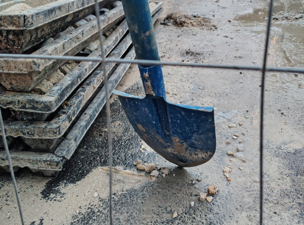 Radovi na uređenju gradskog trga u Ljigu