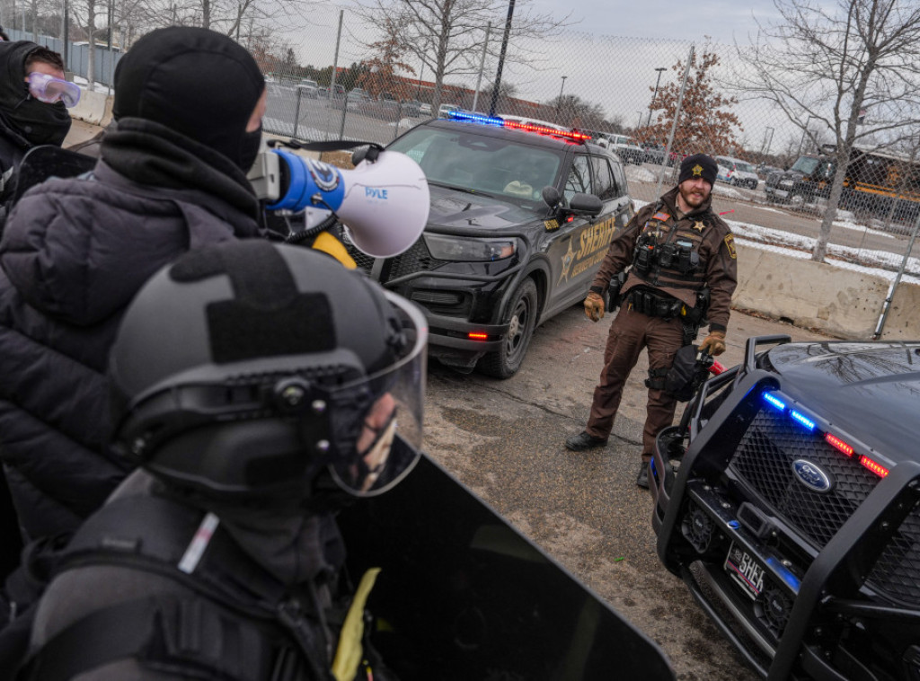 Više osoba uhapšeno na protestima u Mineapolisu