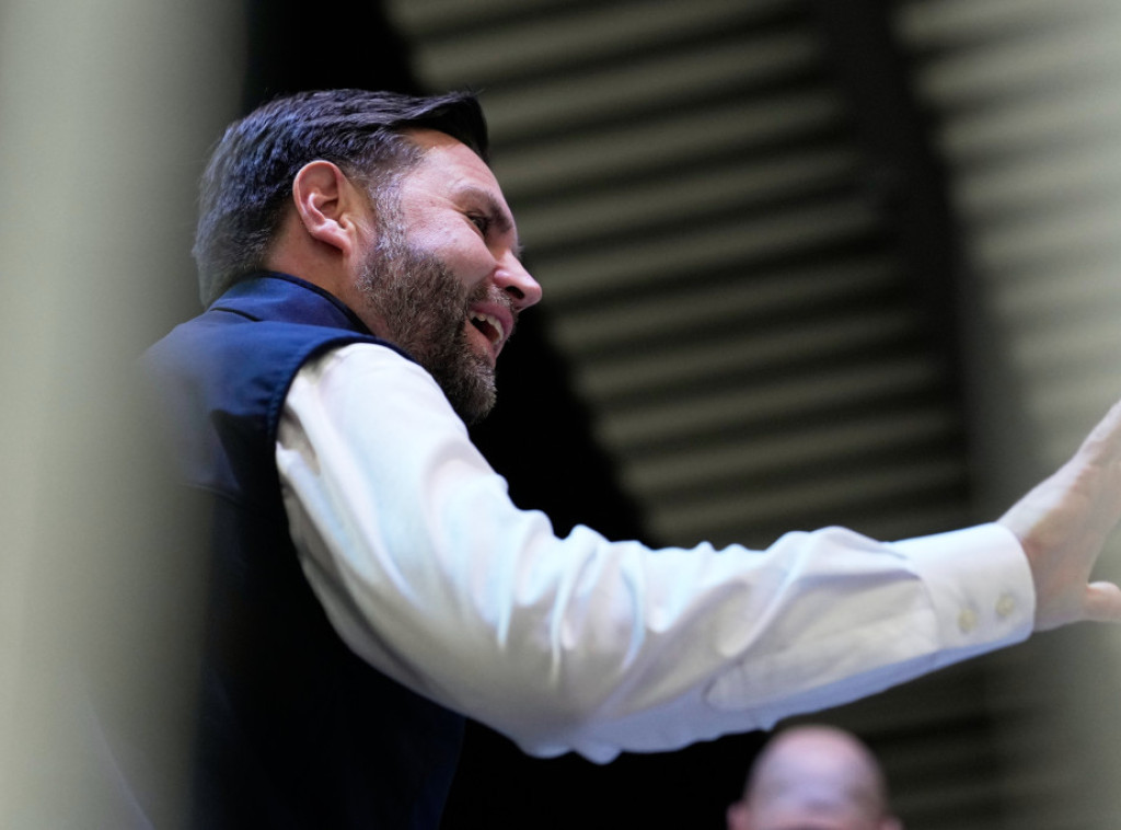 Muškarac iz Ohaja optužen za pretnje smrću Džej Di Vensu