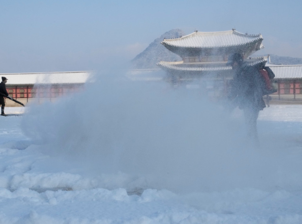 Južna Koreja: Zbog obilnih snežnih padavina obustavljen avio-saobraćaj u Čedžuu