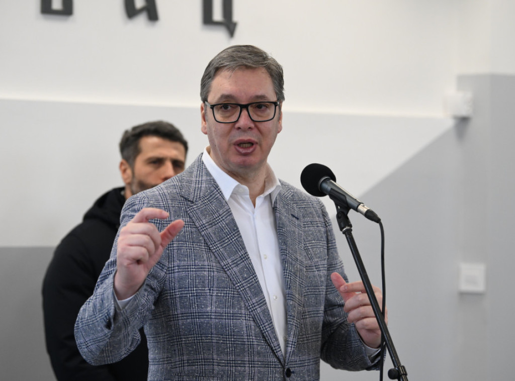 Vučić sa episkopom Sergijem koji će mu uručiti Orden Novomučenika bihaćko-petrovačkih