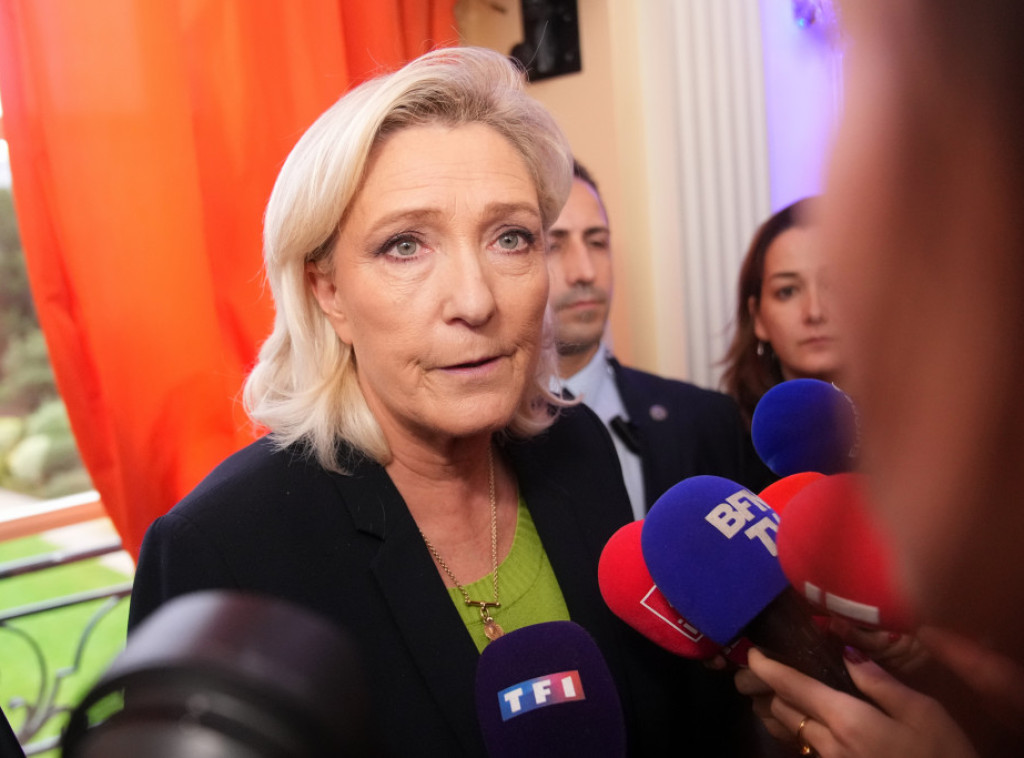 Anketa: Marin Le Pen ima izraženiji predsednički kredibilitet od Žordana Bardele