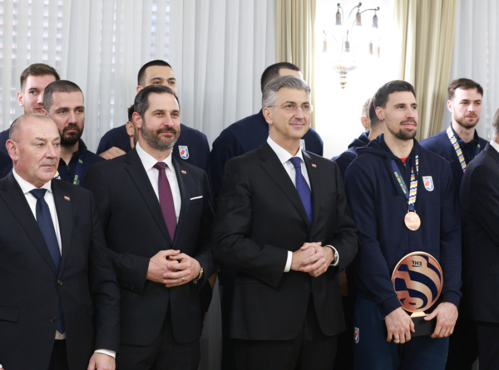 Hrvatska: Posle dočeka rukometaša Plenkoviću skočio i pozitivan i negativan rejting