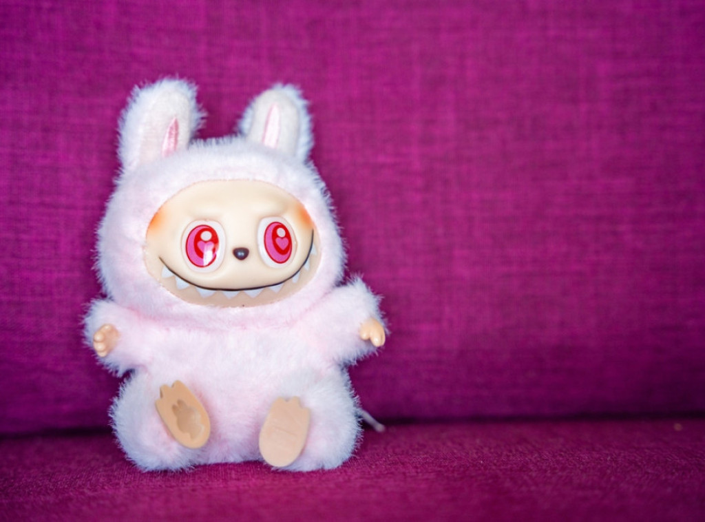 Labubu: prodaja premašila 100 miliona u 2025, svake sekunde se prodaju tri lutke