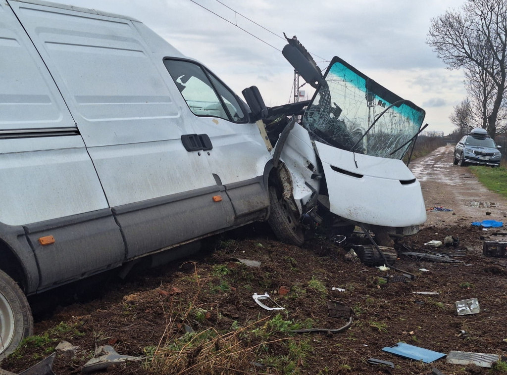 Muškarac star 42 godine stradao u udesu na pružnom prelazu u selu Vapa kod Čačka