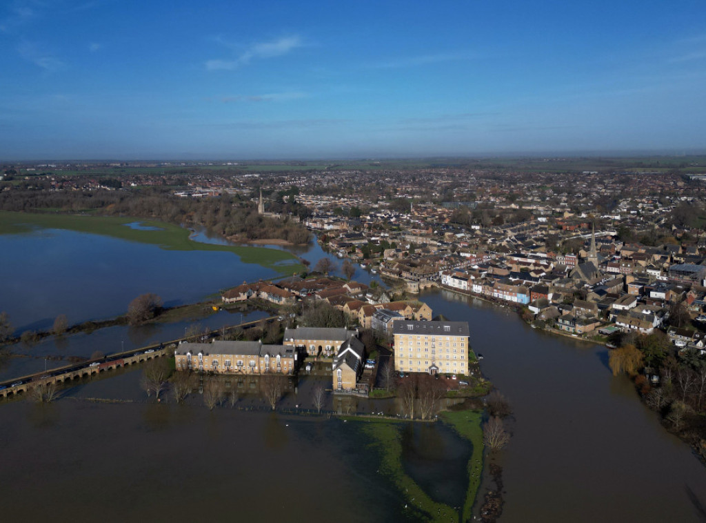 Poplave i problemi širom Velike Britanije jer kiša ne prestaje već 40 dana