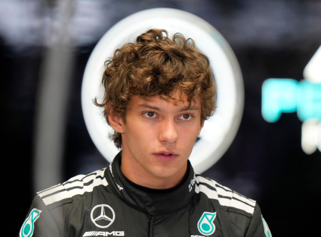 Vozač Mercedesa Kimi Antoneli nepovređen u saobraćajnoj nesreći