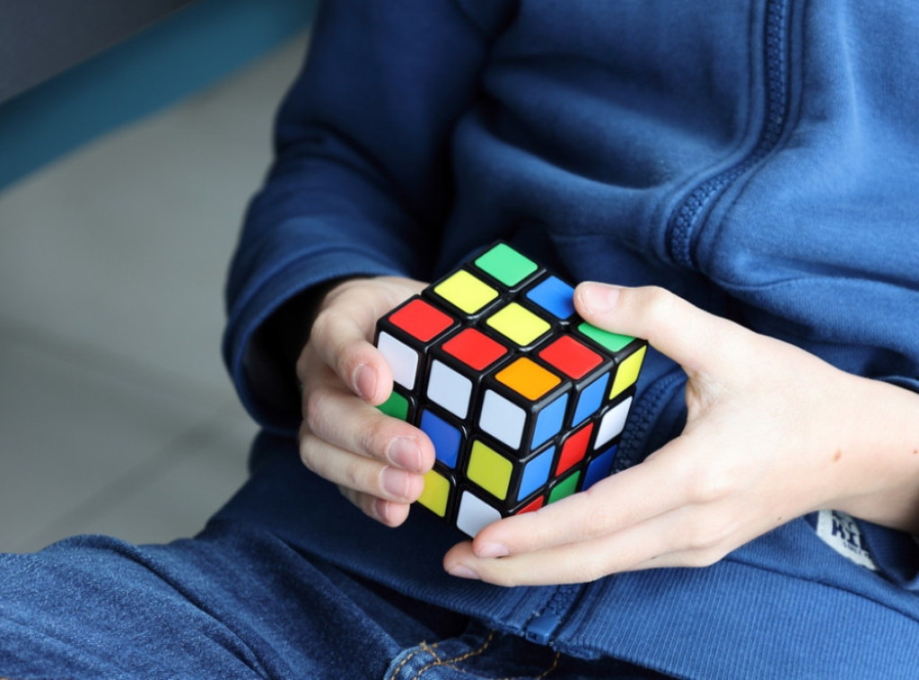 Devetogodišnji Poljak oborio svetski rekord u rešavanju Rubikove kocke