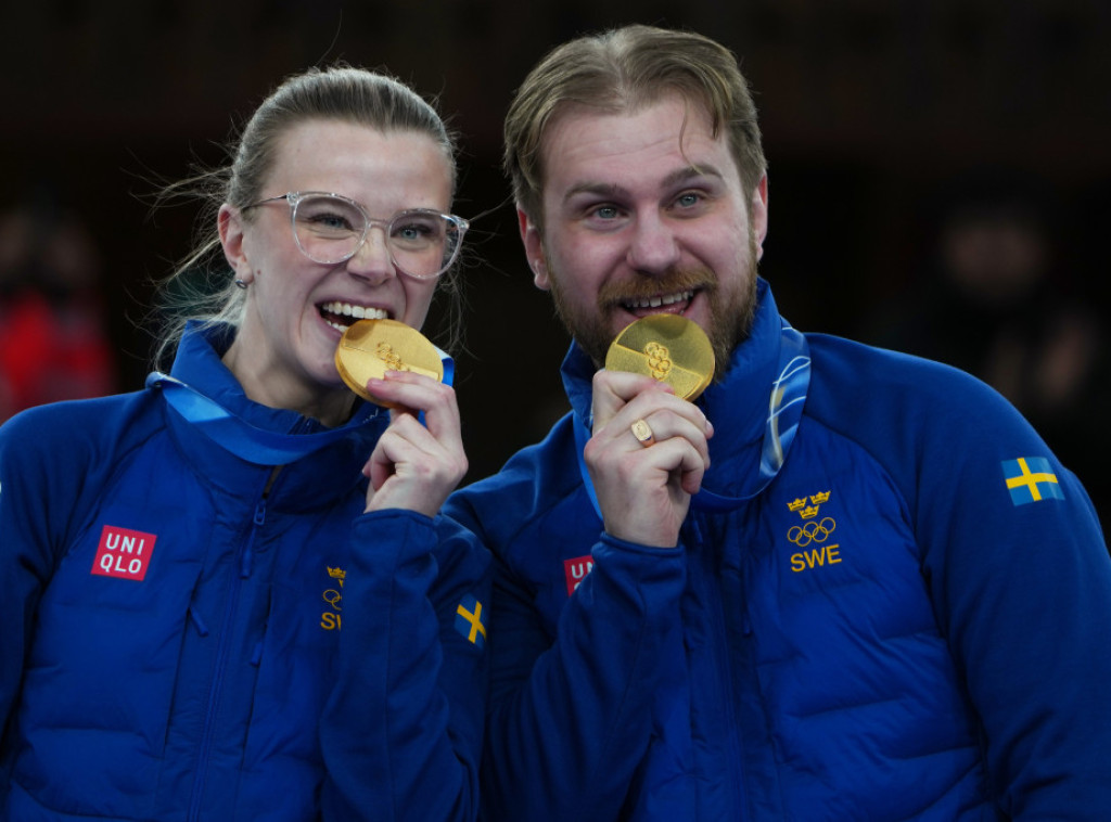 Švedski mešoviti par osvojio zlatnu medalju u karlingu na Zimskim olimpijskim igrama u Milanu i Kortini