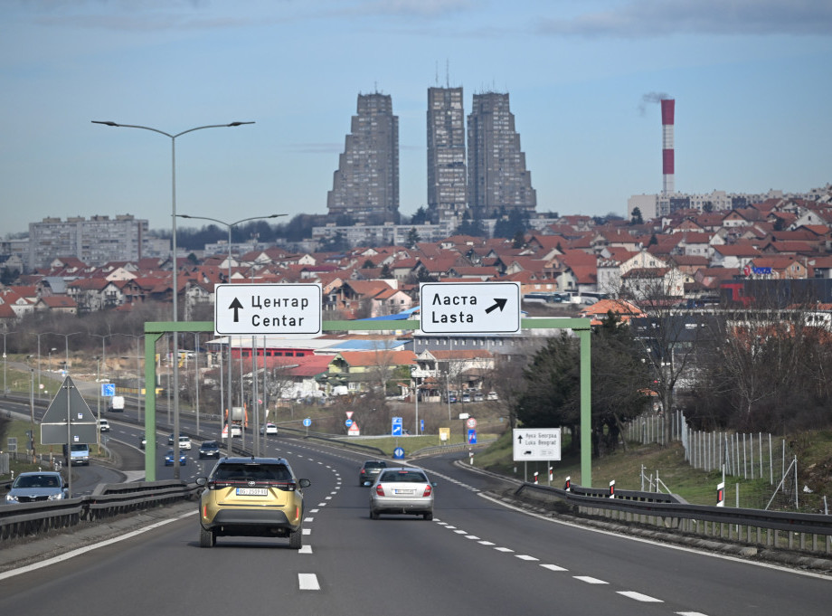 Svi putevi prohodni i bez snega, moguća mestimična poledica, magla i odroni
