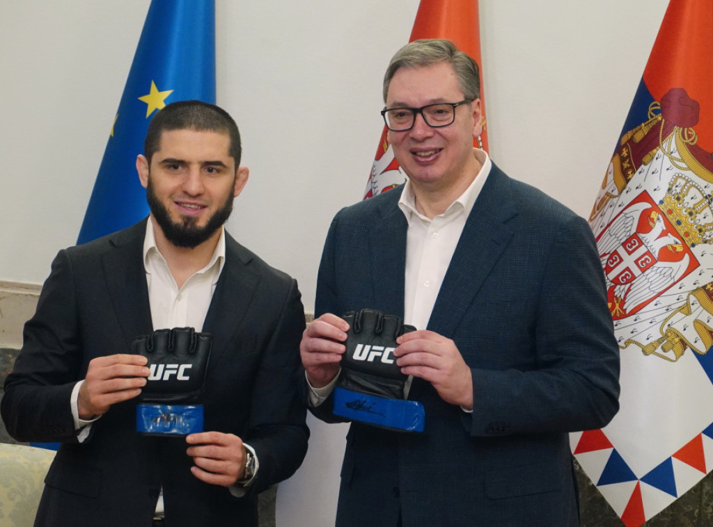 Predsednik Vučić sa MMA borcem Mahačevim razgovarao o značaju sporta kao temelja zdravog društva