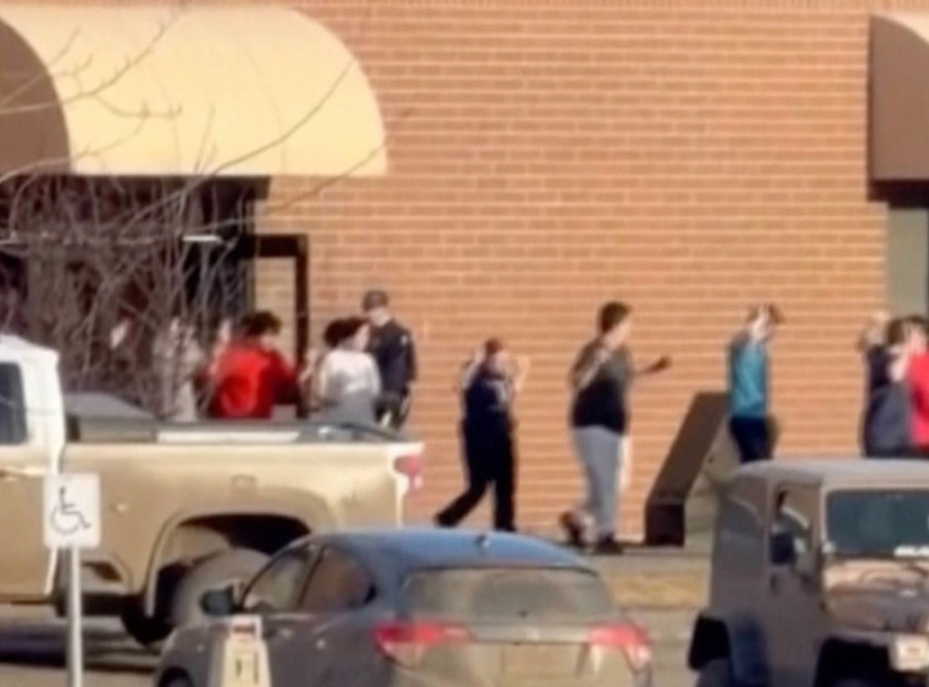 Pucnjava u školi u Britanskoj Kolumbiji - 10 mrtvih, više od 25 povređenih; Karni otkazao put u Nemačku