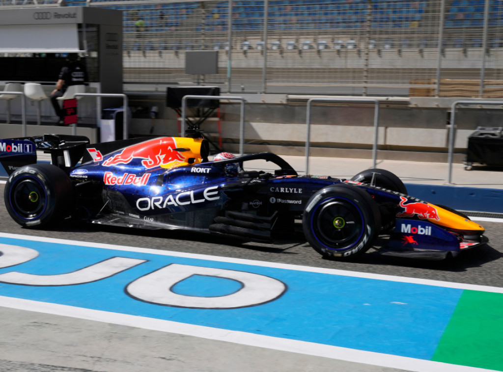 F1: Maks Ferstapen najbrži na prvim predsezonskim testiranjima u Bahreinu