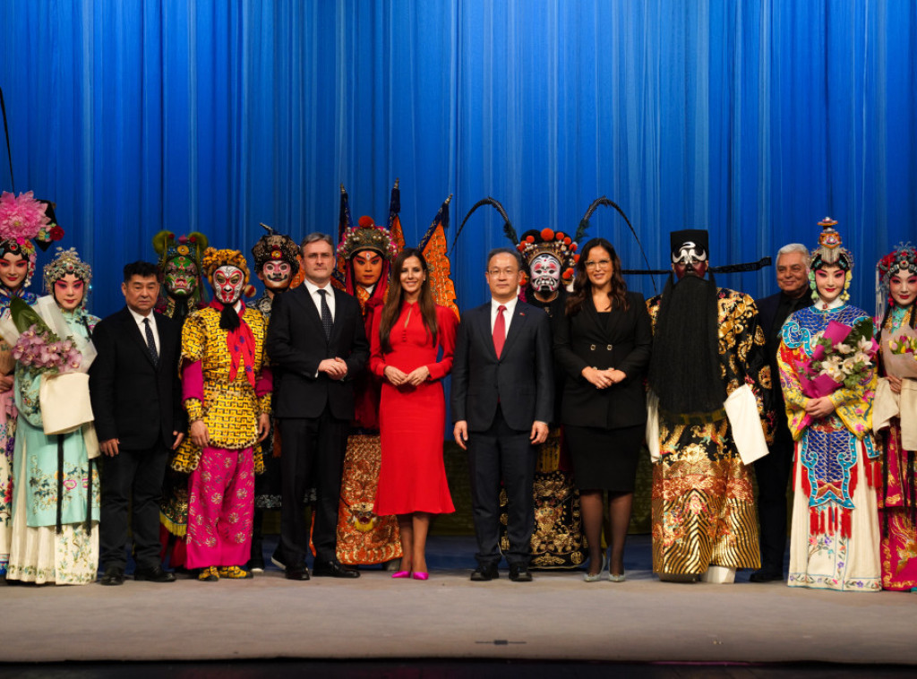 Tamara Vučić na muzičko-scenskom spektaklu Kineske nacionalne pekinške opere u NP