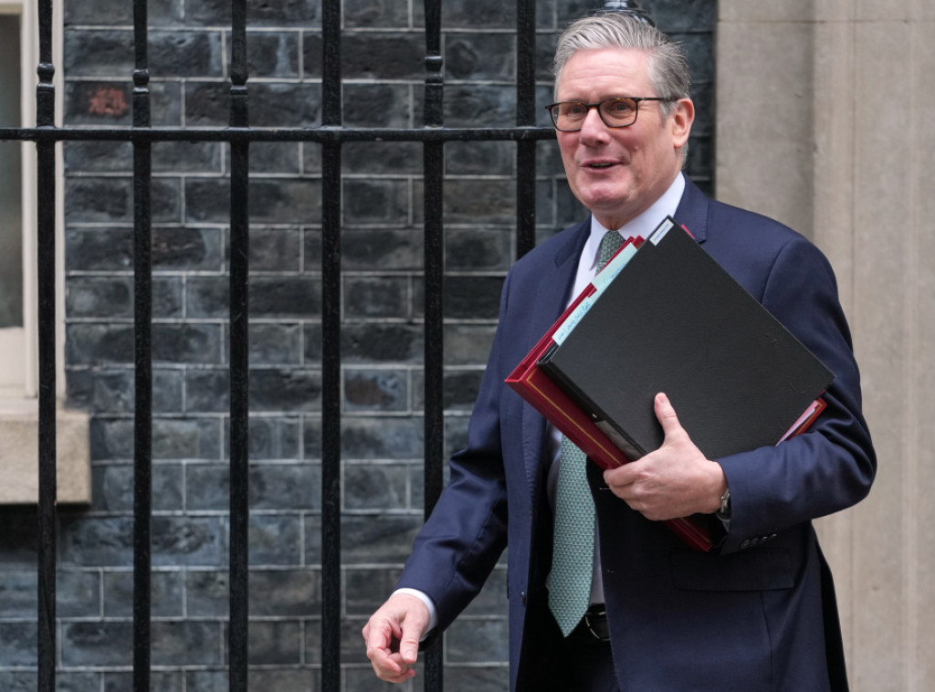 Rast britanske ekonomije ispod očekivanja, premijer Starmer zadržao optimizam