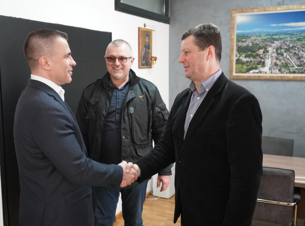 Ministar Milićević u Rači: Manja mesta daju snagu celoj zemlji, ljudi imaju poverenje u državu