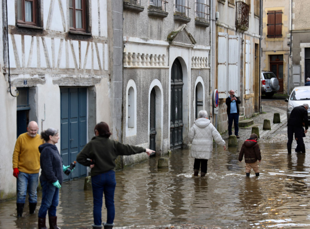 Oluja Nils u Francuskoj: 850.000 domaćinstava bez struje