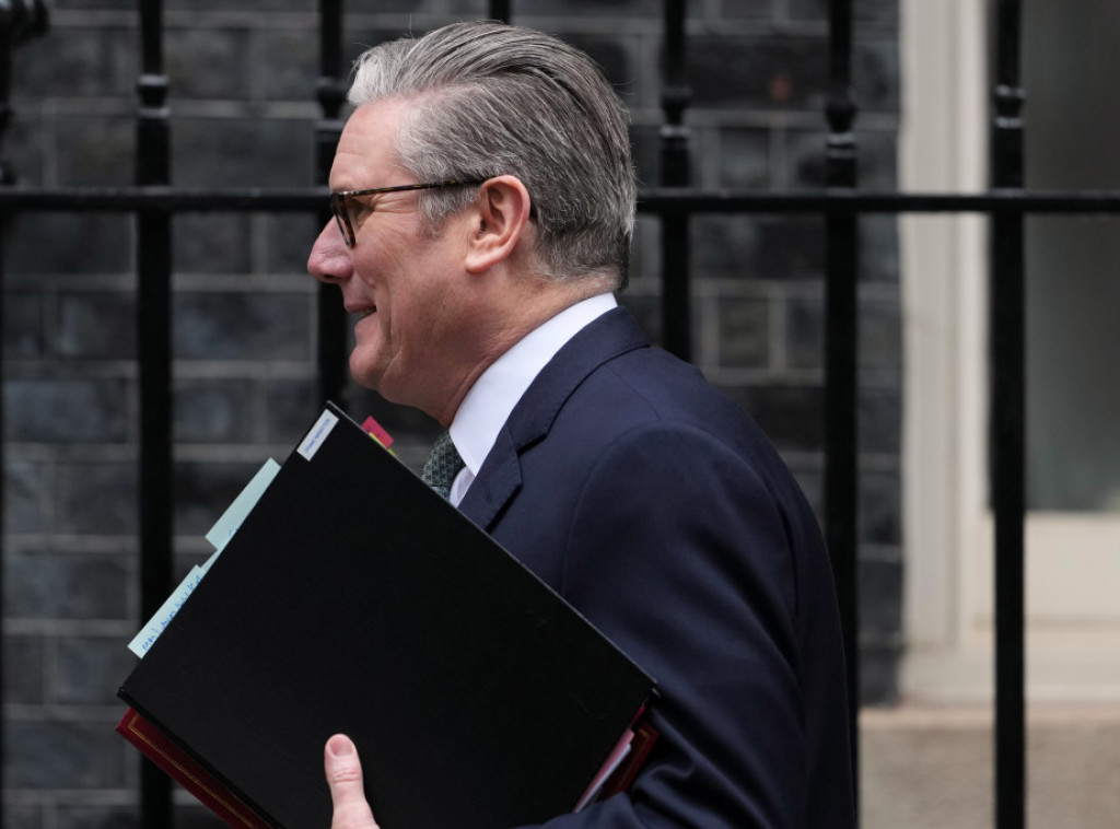 Fajnenšel tajms: Kir Starmer spreman da pozove na multinacionalnu odbrambenu inicijativu