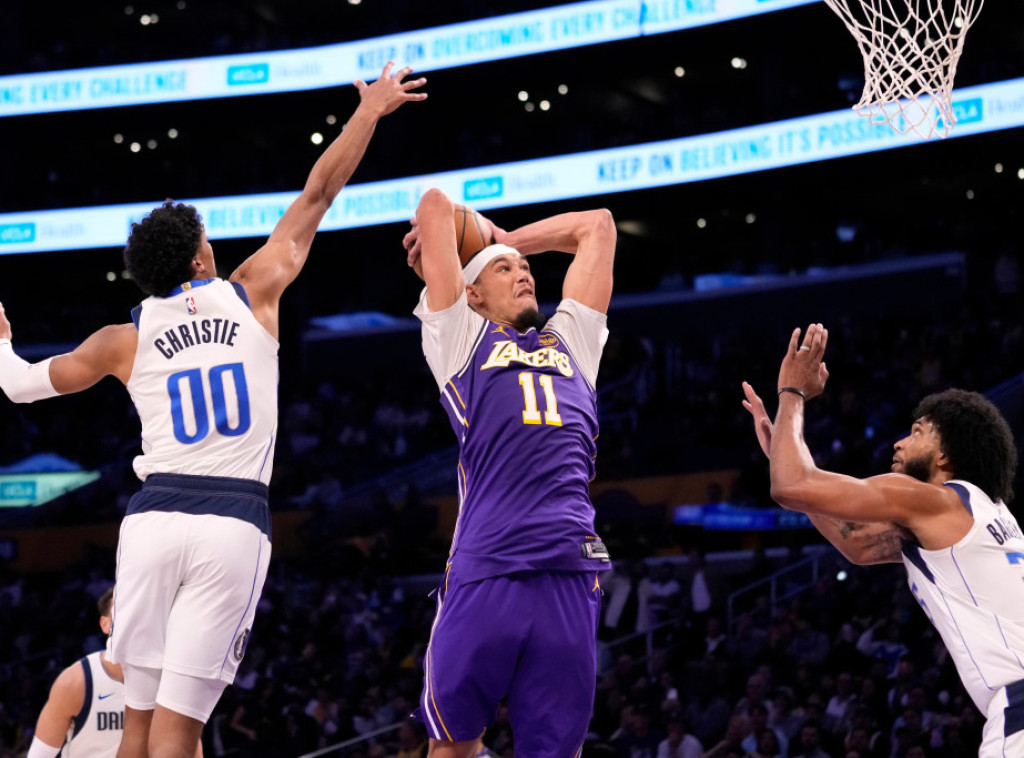 Košarkaši Los Anđeles Lejkersa pobedili Dalas, Lebron Džejms oborio rekord Melouna