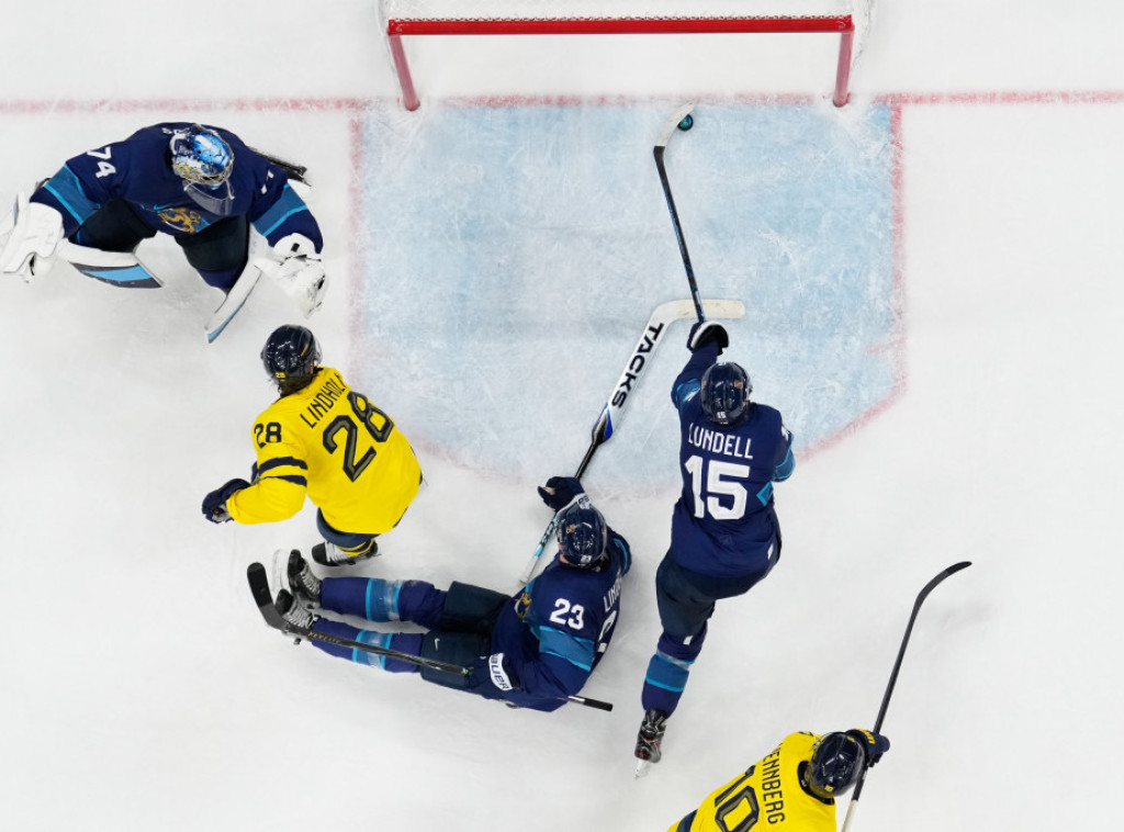 Hokejaši Finske pobedili Švedsku, Slovačka nadigrala Italiju na ZOI