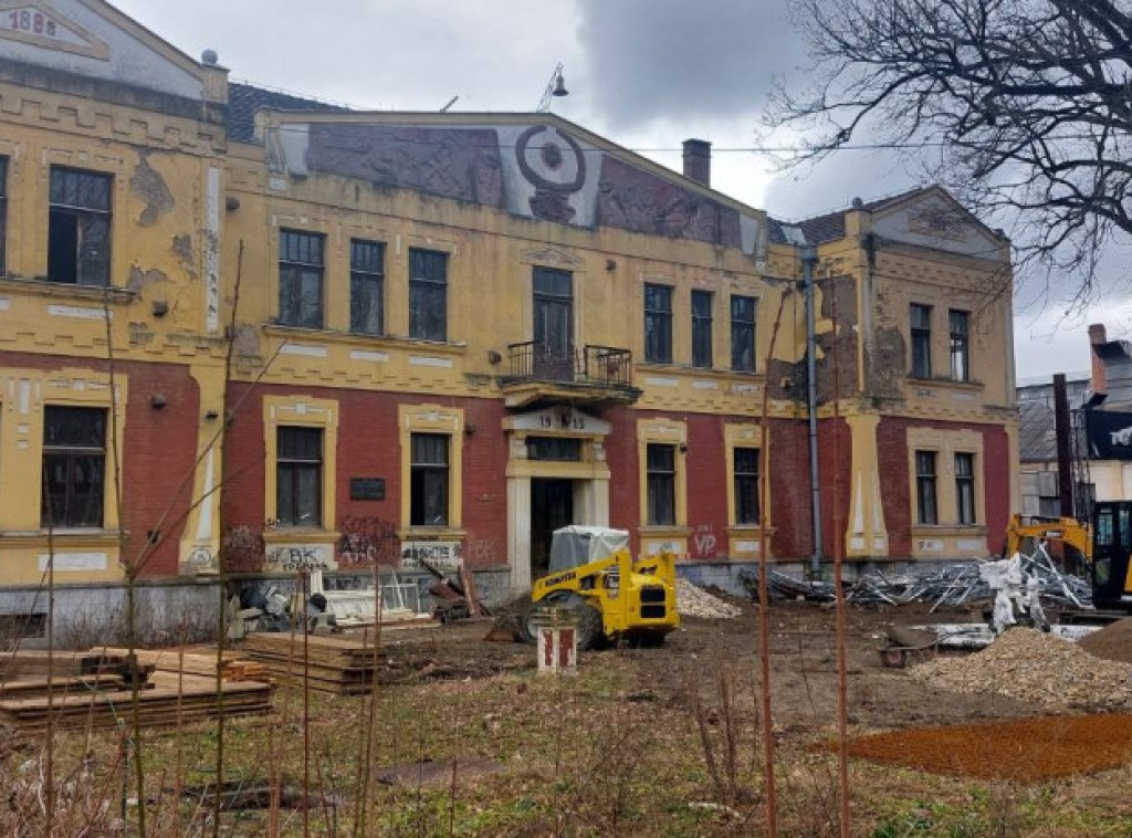 Počela rekonstrukcija škole "Knez Aleksandar Karađorđević" u Kragujevcu