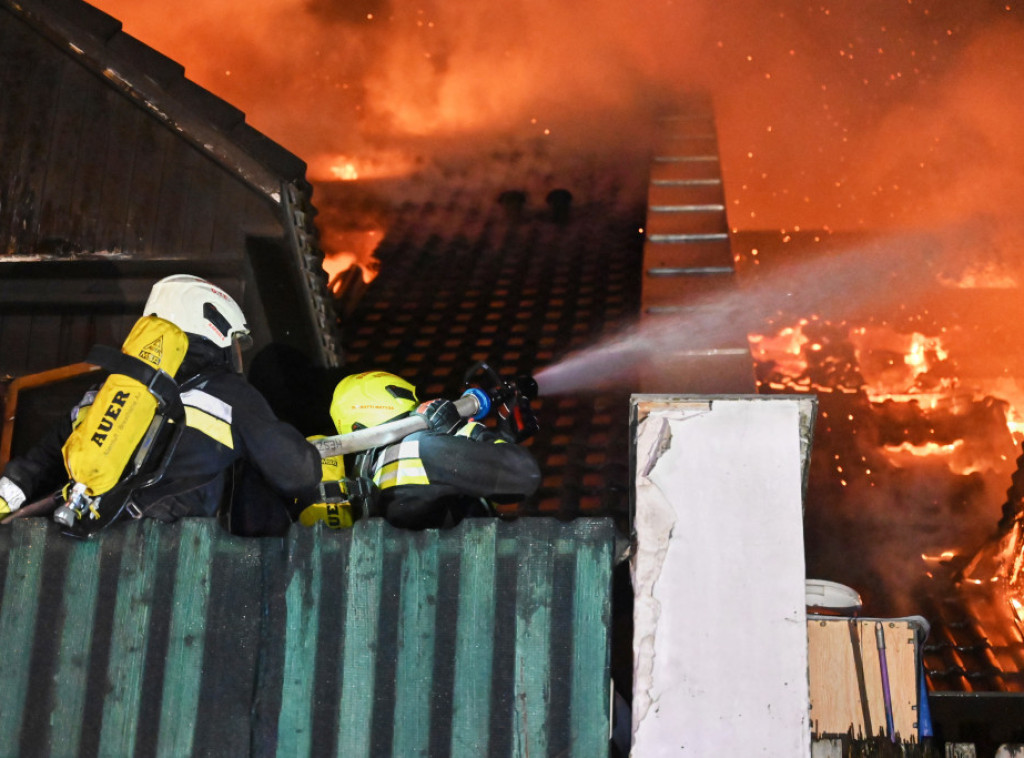 Budakesi: Četiri osobe poginule, više od 20 povređeno u požaru u stambenom kompleksu