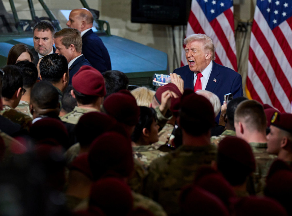 Tramp američkim vojnicima: Pritisak na Iran ključan za mirno rešavanje sukoba