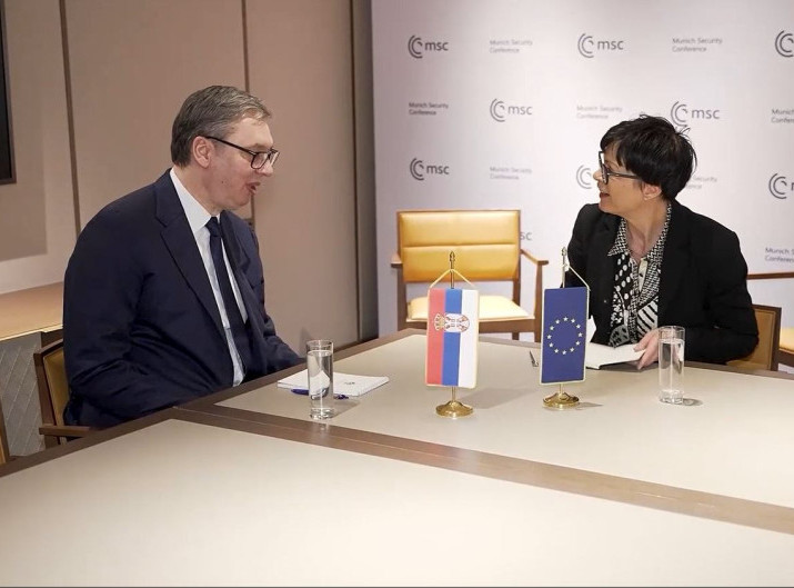 Vučić se u Minhenu sastao sa evropskom komesarkom za proširenje Martom Kos