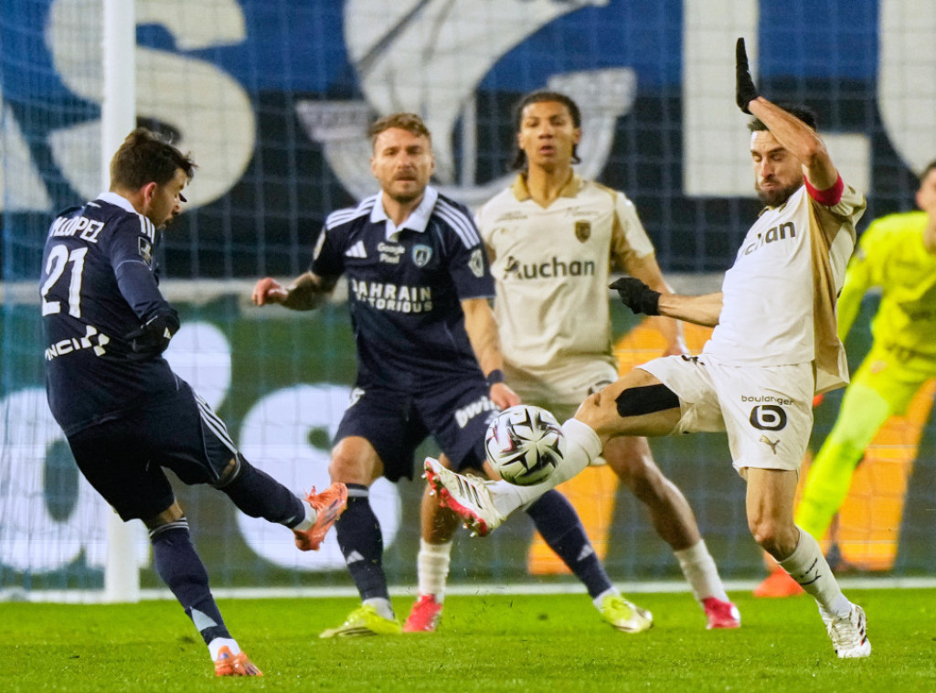 Fudbaleri Lansa kao gosti deklasirali Pariz i prestigli Pari Sen Žermen na čelu tabele Lige Jedan