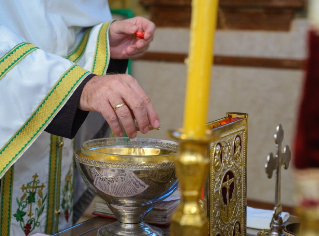Srpska pravoslavna crkva danas obeležava Silazak svetog Duha na apostole, praznik Trojice ili Duhove