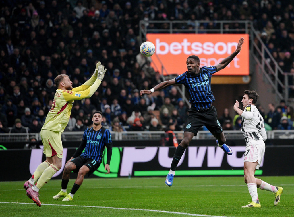 Fudbaleri Intera pobedili Juventus 3:2 u 186. "derbiju Italije"