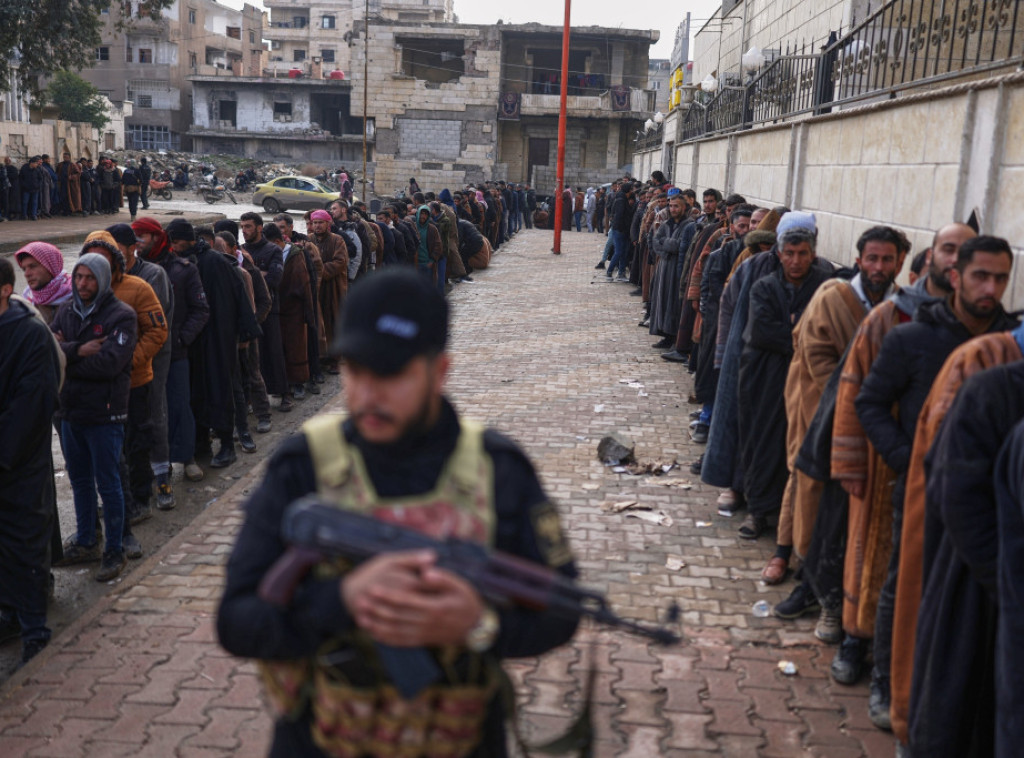 Sirijska vojska tvrdi da je preuzela kontrolu nad bazom Šadadi na severoistoku zemlje