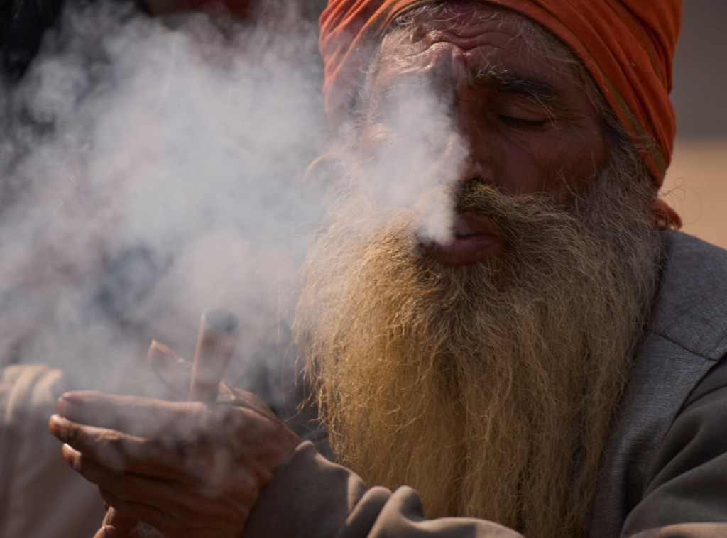Hiljade vernika obeležile hinduistički praznik Šivaratri uz kanabis u Katmanduu
