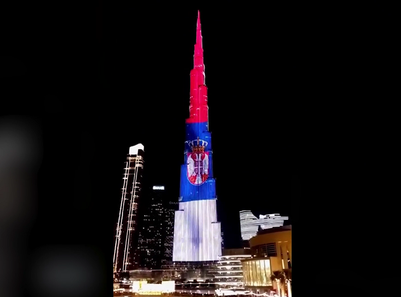 Burdž Kalifa u Dubaiju u bojama srpske zastave, Vučić: Hvala, dragi pijatelji